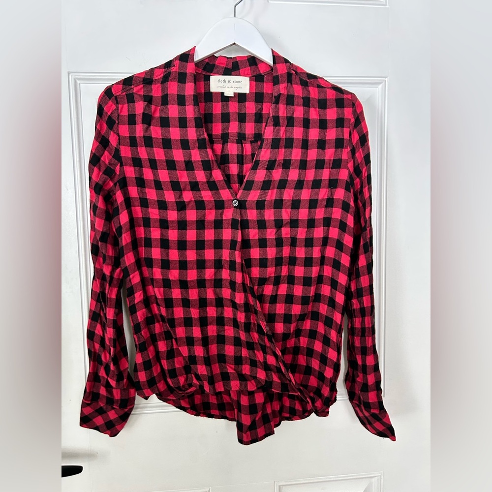 Cloth & Stone Plaid Red and Black Blouse